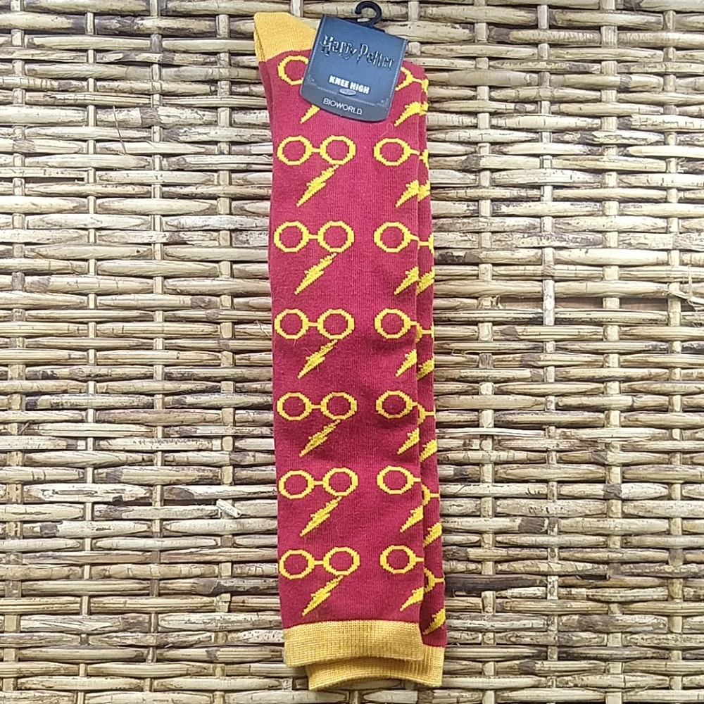 Kneww high, Harry Potter socks.